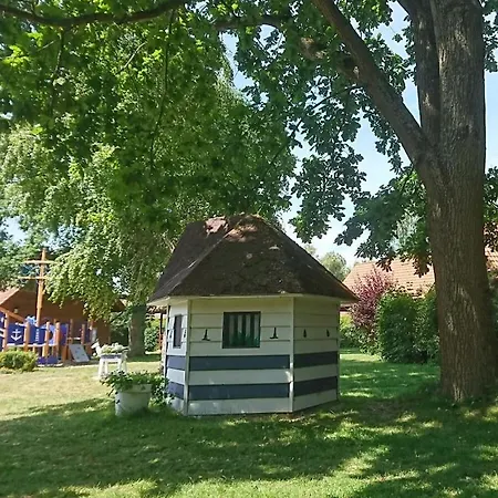 With 1 Bedroom Semesterbostad